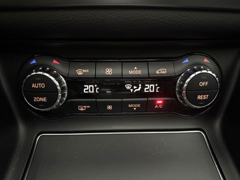 Mercedes-Benz GLA 180 AMG Night Upgrade | Pano | LED | Camera | Carplay | Parkeers. | NAP