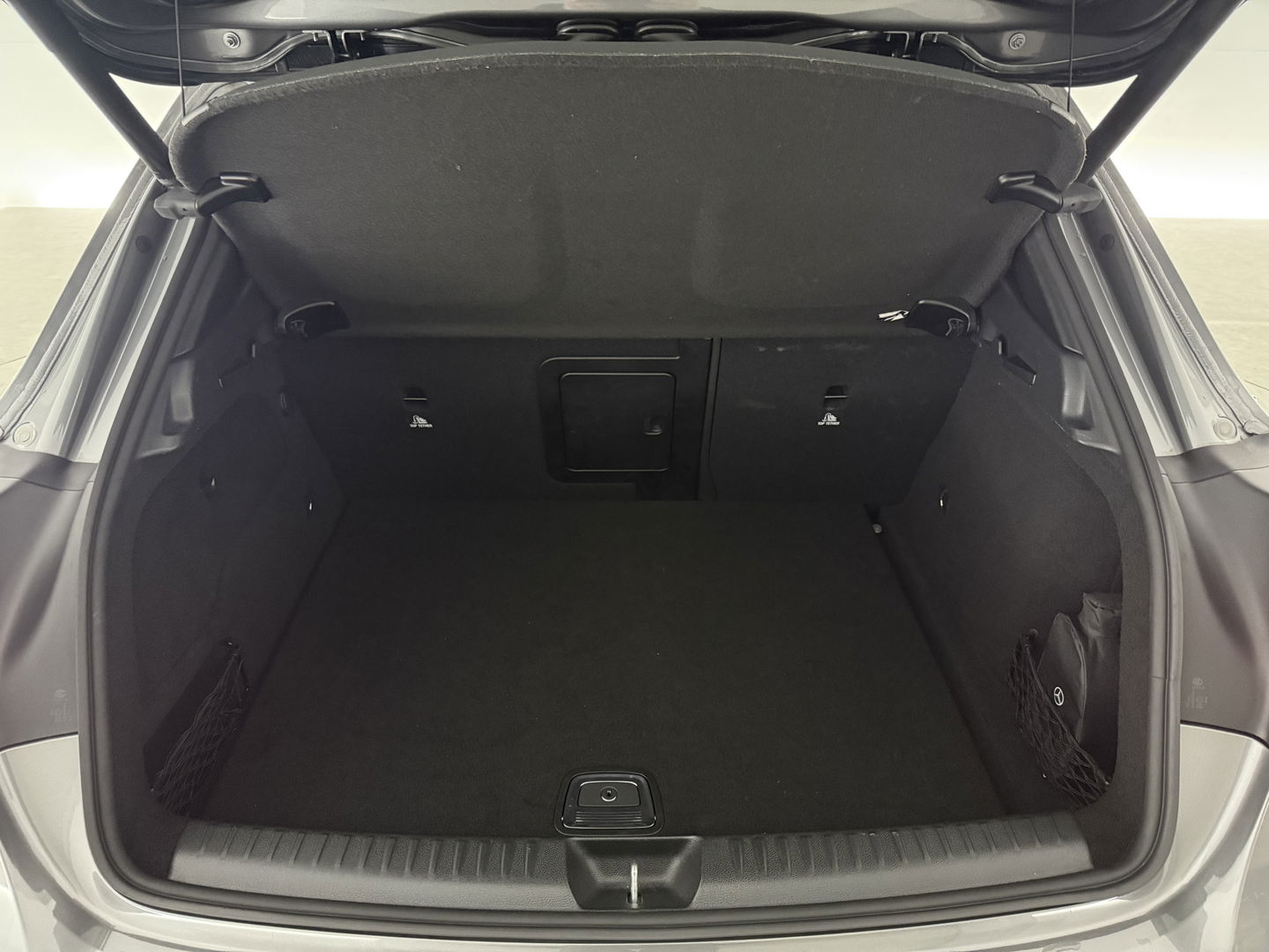 Mercedes-Benz GLA 180 AMG Night Upgrade | Pano | LED | Camera | Carplay | Parkeers. | NAP