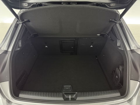 Mercedes-Benz GLA 180 AMG Night Upgrade | Pano | LED | Camera | Carplay | Parkeers. | NAP