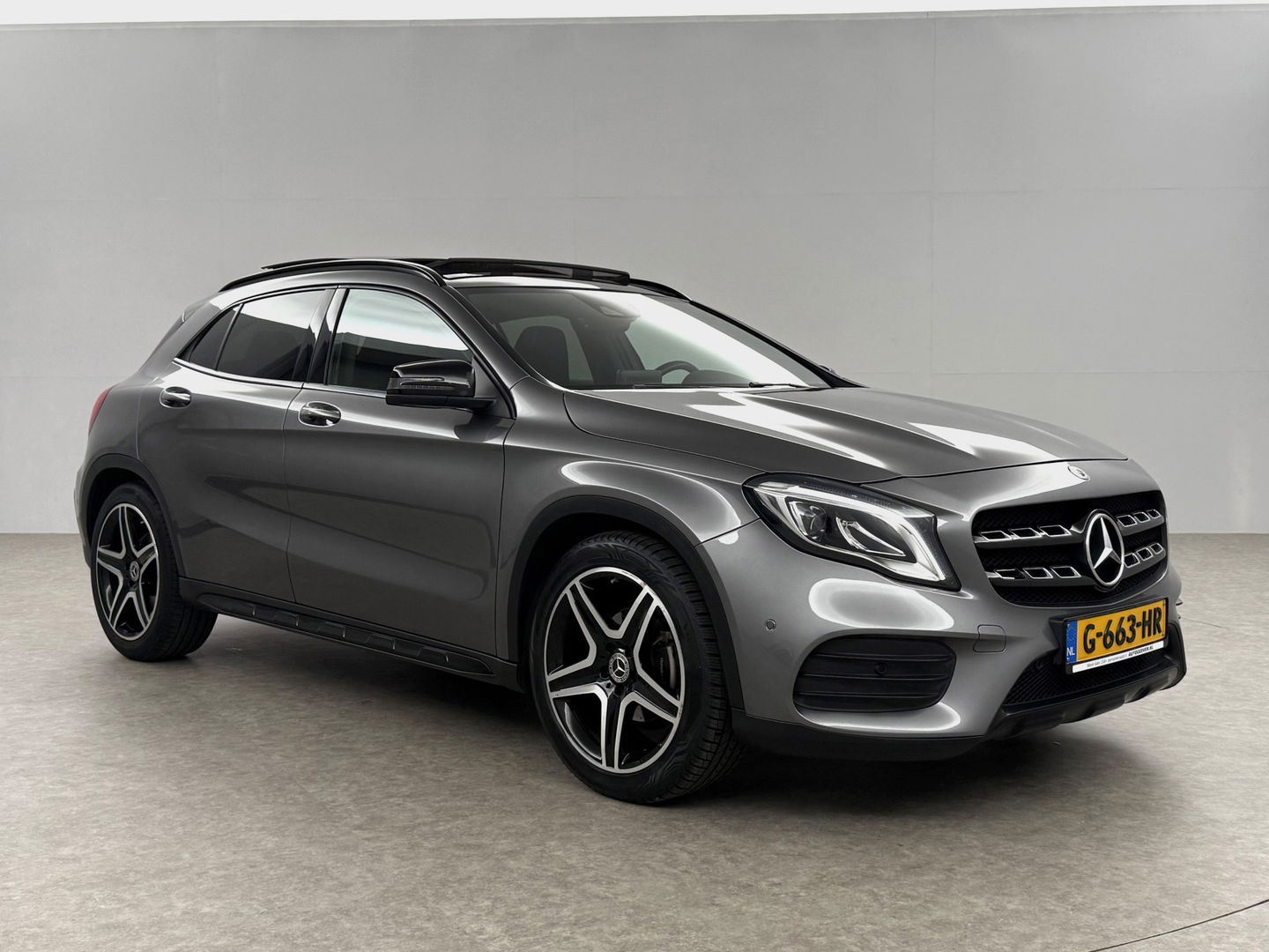 Mercedes-Benz GLA 180 AMG Night Upgrade | Pano | LED | Camera | Carplay | Parkeers. | NAP