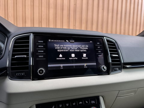 Škoda Karoq 1.5 TSI ACT Style | Stuurwielverwarming | Stoelverwarming | Elektrische Trekhaak | Adaptieve Cruise Control | Achterbank Verwarming | Apple Carplay | Android Auto | Navigatie | DAB |