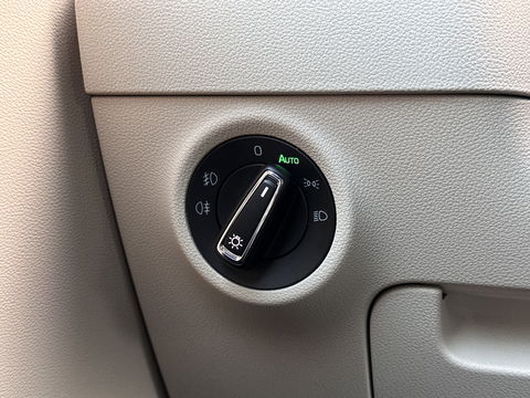 Škoda Karoq 1.5 TSI ACT Style | Stuurwielverwarming | Stoelverwarming | Elektrische Trekhaak | Adaptieve Cruise Control | Achterbank Verwarming | Apple Carplay | Android Auto | Navigatie | DAB |