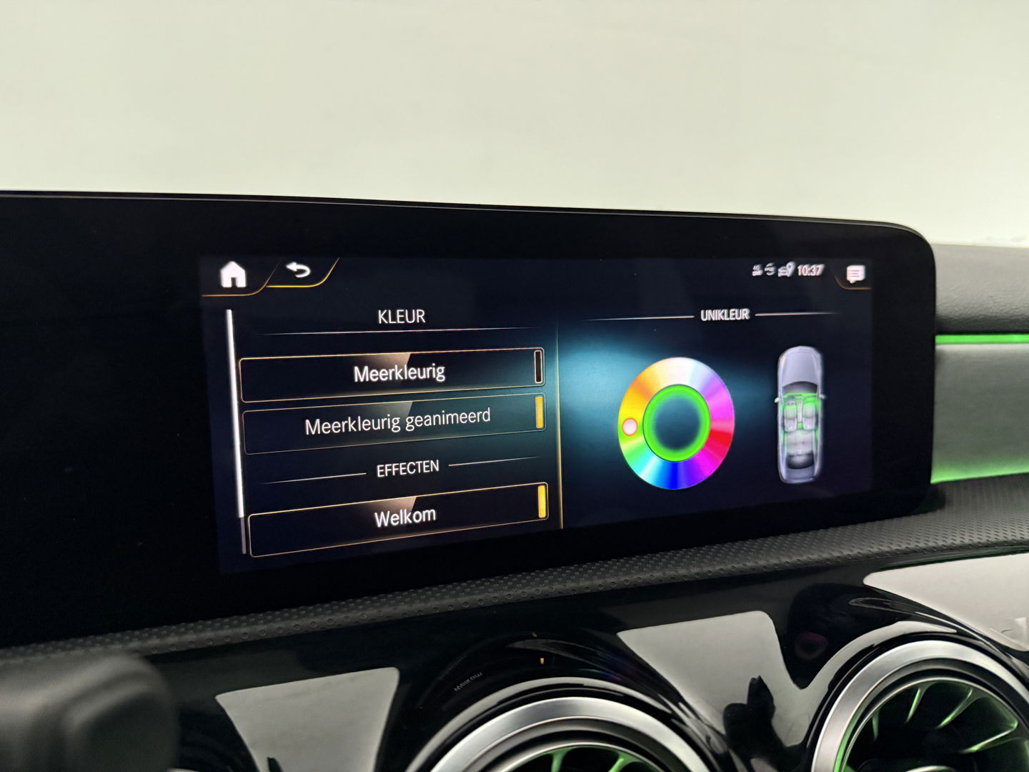 Mercedes-Benz A-Klasse 180 AMG | Pano | Sfeerverl. | Virtual | Camera | Carplay | LED | NAP