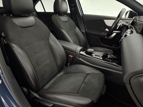 Mercedes-Benz A-Klasse 180 AMG | Pano | Sfeerverl. | Virtual | Camera | Carplay | LED | NAP