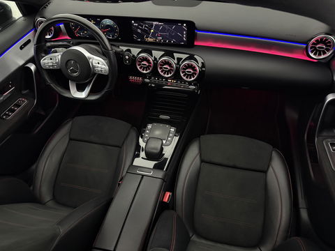 Mercedes-Benz A-Klasse 180 AMG | Pano | Sfeerverl. | Virtual | Camera | Carplay | LED | NAP