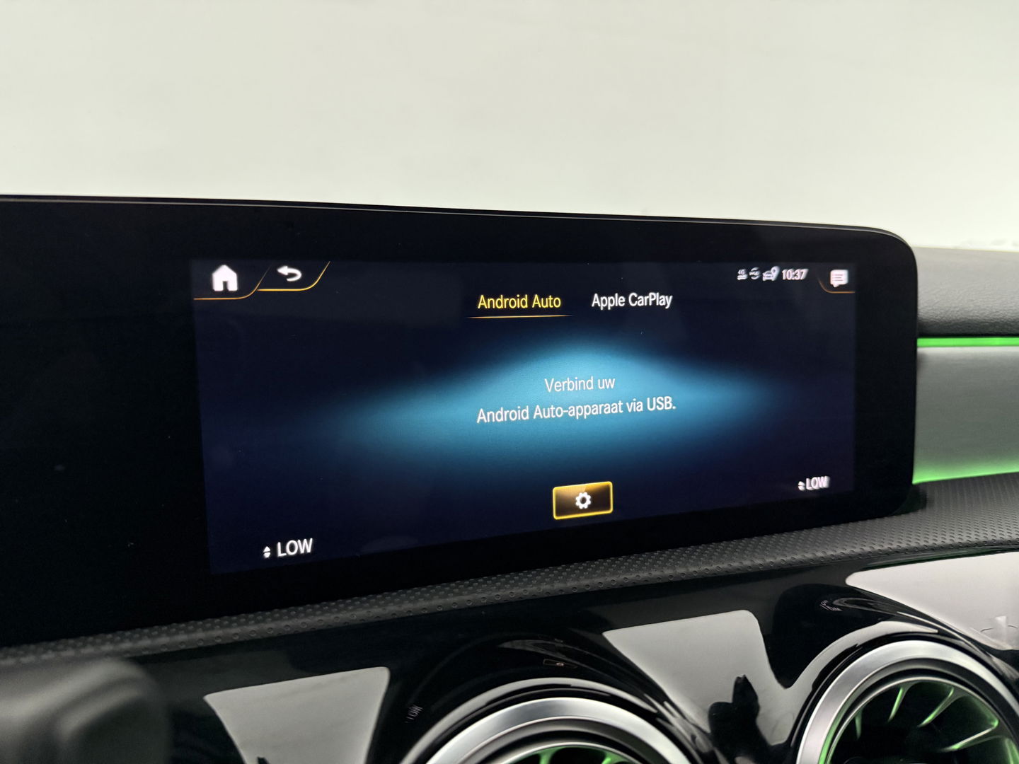 Mercedes-Benz A-Klasse 180 AMG | Pano | Sfeerverl. | Virtual | Camera | Carplay | LED | NAP