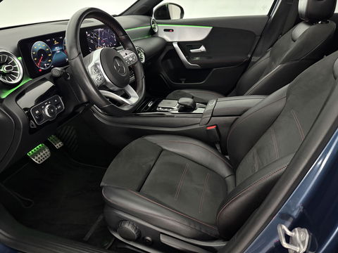 Mercedes-Benz A-Klasse 180 AMG | Pano | Sfeerverl. | Virtual | Camera | Carplay | LED | NAP