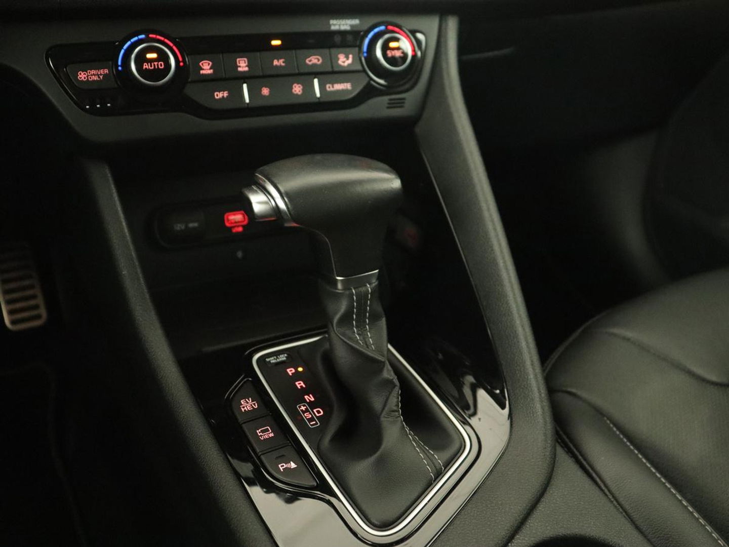 Kia Niro 1.6 GDI PHEV ExecutiveLine | Stoelventilatie | Leder | Adaptive cruise | Camera | JBL Sound | Full LED | Memory | Navigatie | Digital Cockpit | Plug In