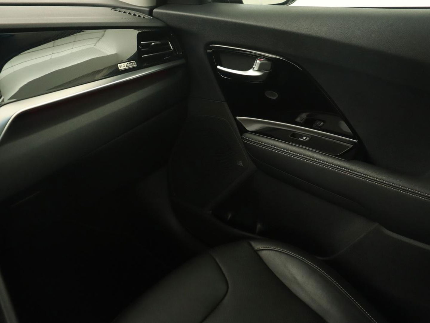 Kia Niro 1.6 GDI PHEV ExecutiveLine | Stoelventilatie | Leder | Adaptive cruise | Camera | JBL Sound | Full LED | Memory | Navigatie | Digital Cockpit | Plug In