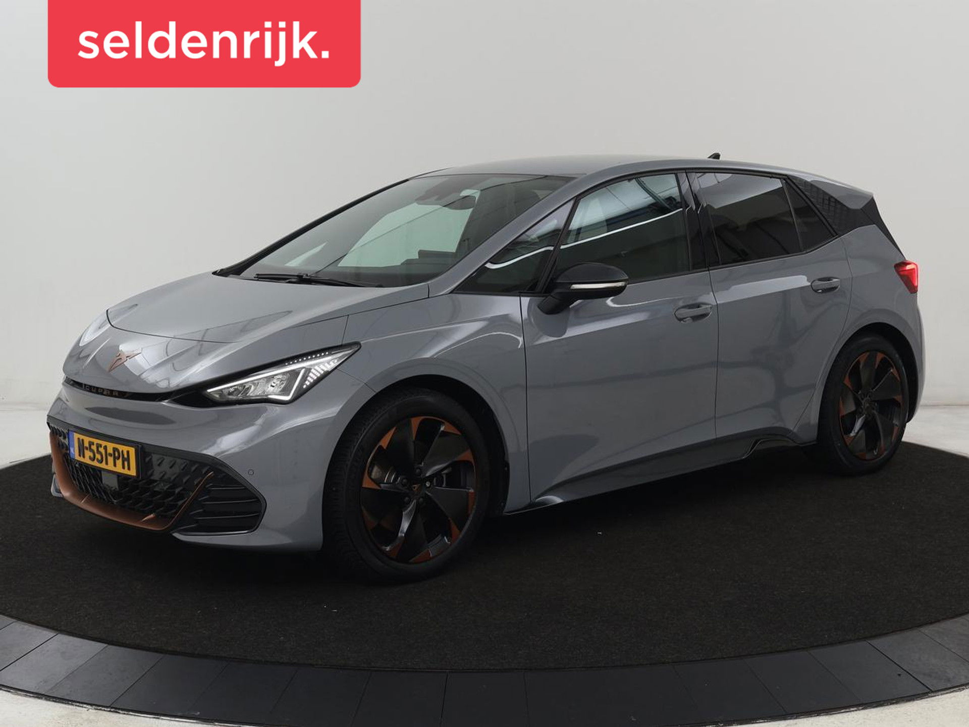 CUPRA Born Adrenaline One 62 kWh | Stoelverwarming | Adaptive cruise | Camera | Carplay | Stuurverwarming | Sfeerverlichting | Navigatie | Full LED | Keyless