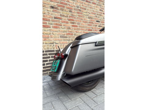 Harley Davidson 103 FLHXS Streetglide Street Glide mat grijs blackout