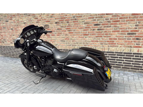 Harley Davidson 103 FLHXS Street Glide Blackout CVO Streetglide