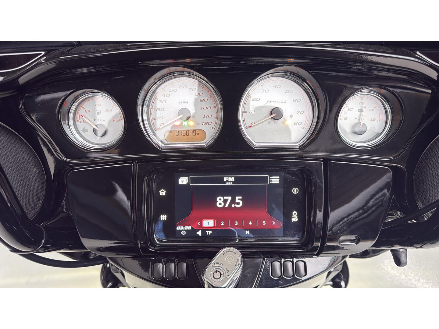 Harley Davidson FLHX Street Glide CVO Blackout Streetglide