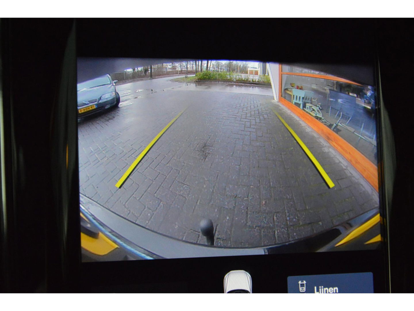 Volvo XC60 T4 R-Design | Panoramadak | Elektrische stoel | Trekhaak 2300KG | Cruise Control |