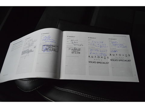 Volvo XC60 T4 R-Design | Panoramadak | Elektrische stoel | Trekhaak 2300KG | Cruise Control |