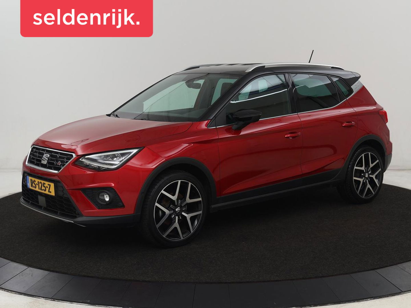 SEAT Arona 1.0 TSI FR Launch | 1e eigenaar | Stoelverwarming | Adaptive cruise | Full LED | Beats Audio | Trekhaak | DAB | Carplay | Camera | Navigatie | Park Assist | Climate control