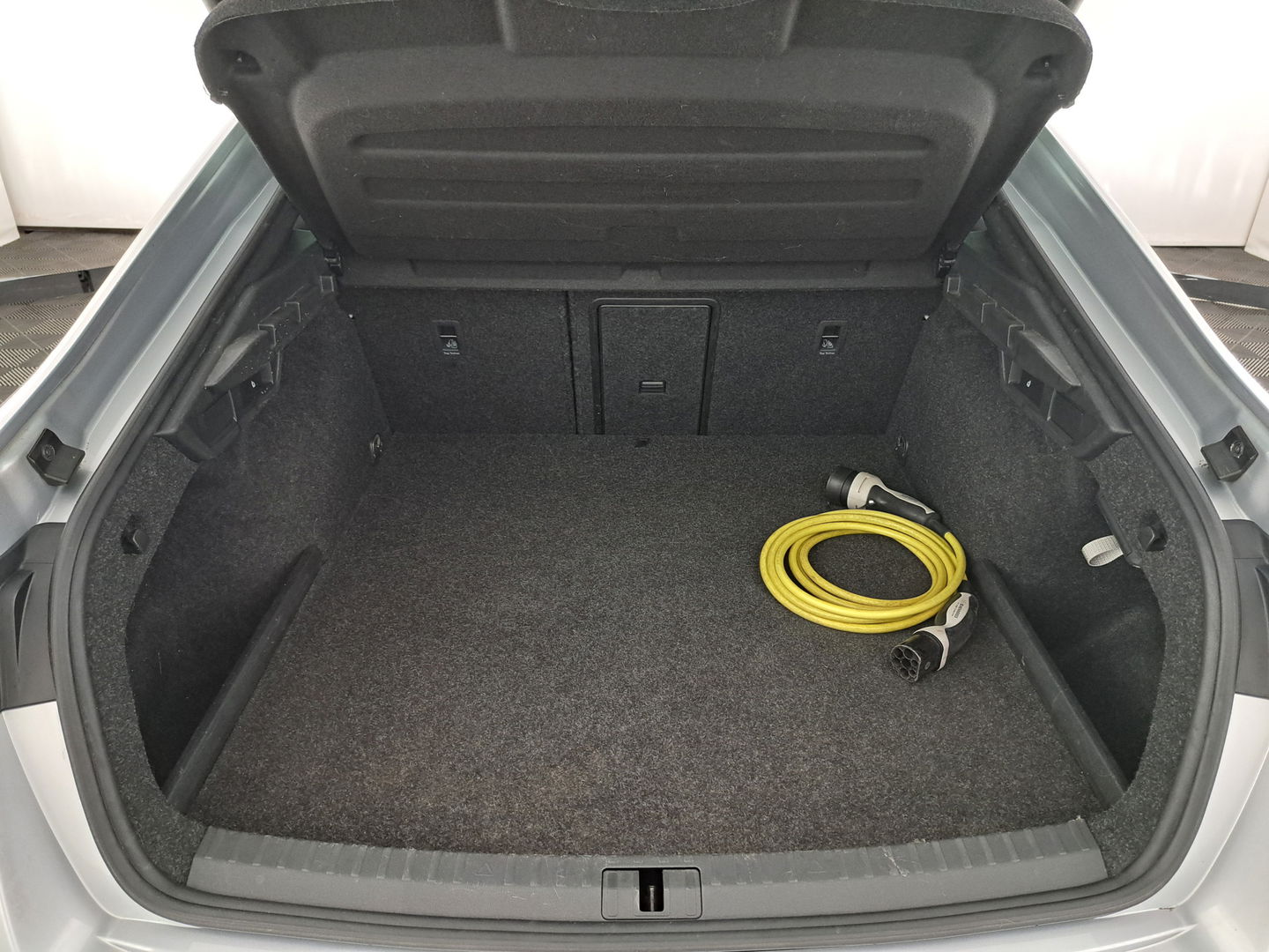 Škoda Octavia 1.4 TSI RS IV ( Plug-In ) Business (INCL-BTW) Aut. *MICROFIBRE | DIGI-COCKPIT | HEATED-SPORTSEATS | CRUISE | AMBIENT-LIGHT | NAVI-FULLMAP | DAB | CARPLAY | SHIFTPADDLES | LANE-ASSIST | FULL-LED | 18 "ALU*