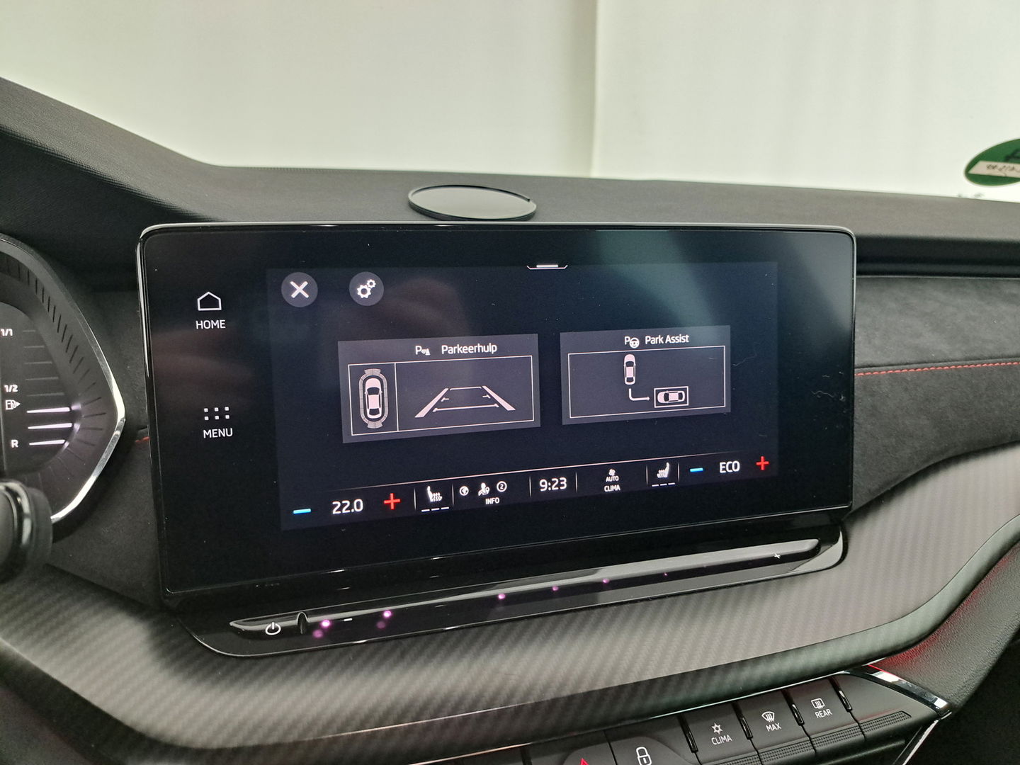 Škoda Octavia 1.4 TSI RS IV ( Plug-In ) Business (INCL-BTW) Aut. *MICROFIBRE | DIGI-COCKPIT | HEATED-SPORTSEATS | CRUISE | AMBIENT-LIGHT | NAVI-FULLMAP | DAB | CARPLAY | SHIFTPADDLES | LANE-ASSIST | FULL-LED | 18 "ALU*