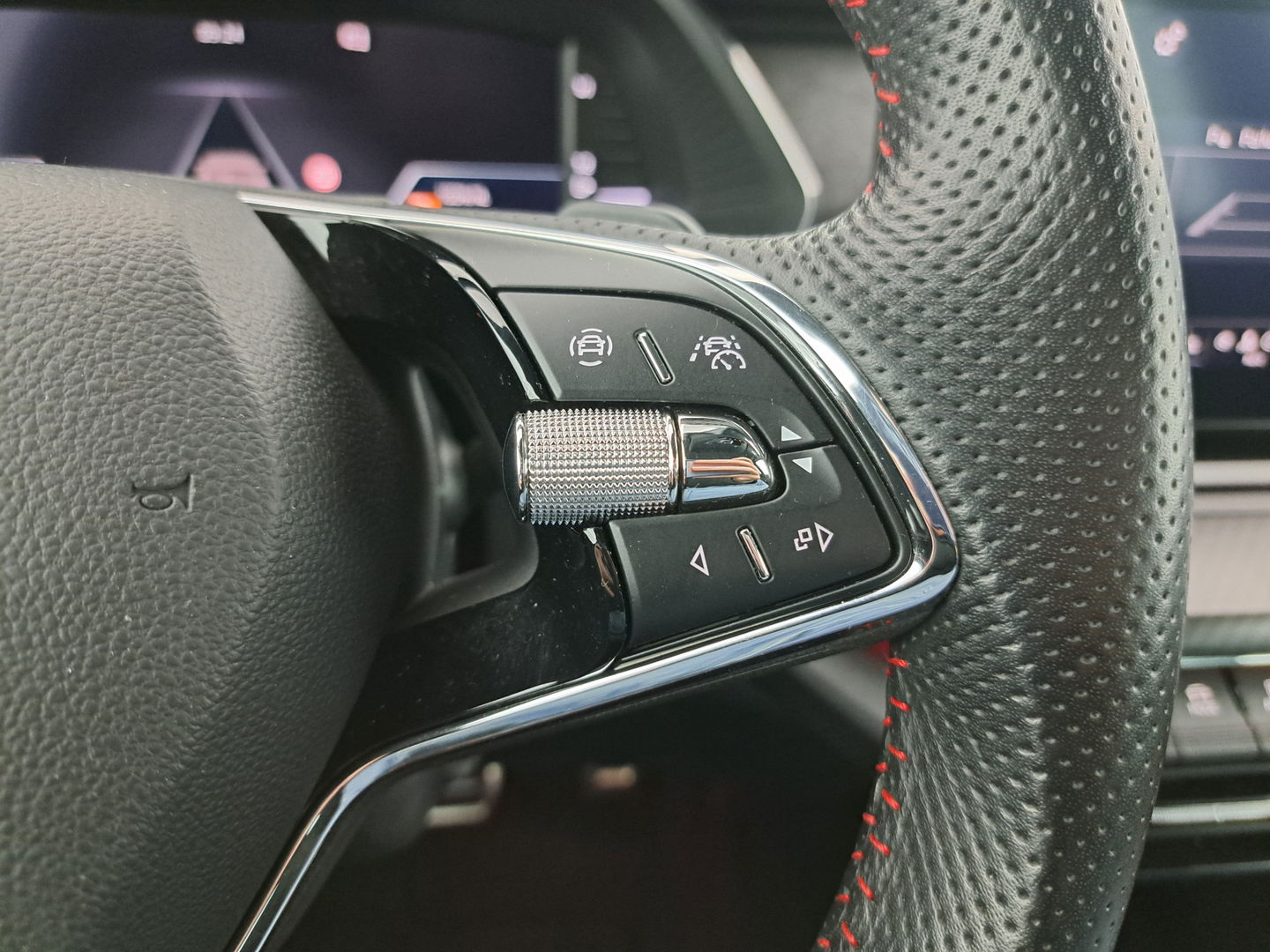 Škoda Octavia 1.4 TSI RS IV ( Plug-In ) Business (INCL-BTW) Aut. *MICROFIBRE | DIGI-COCKPIT | HEATED-SPORTSEATS | CRUISE | AMBIENT-LIGHT | NAVI-FULLMAP | DAB | CARPLAY | SHIFTPADDLES | LANE-ASSIST | FULL-LED | 18 "ALU*