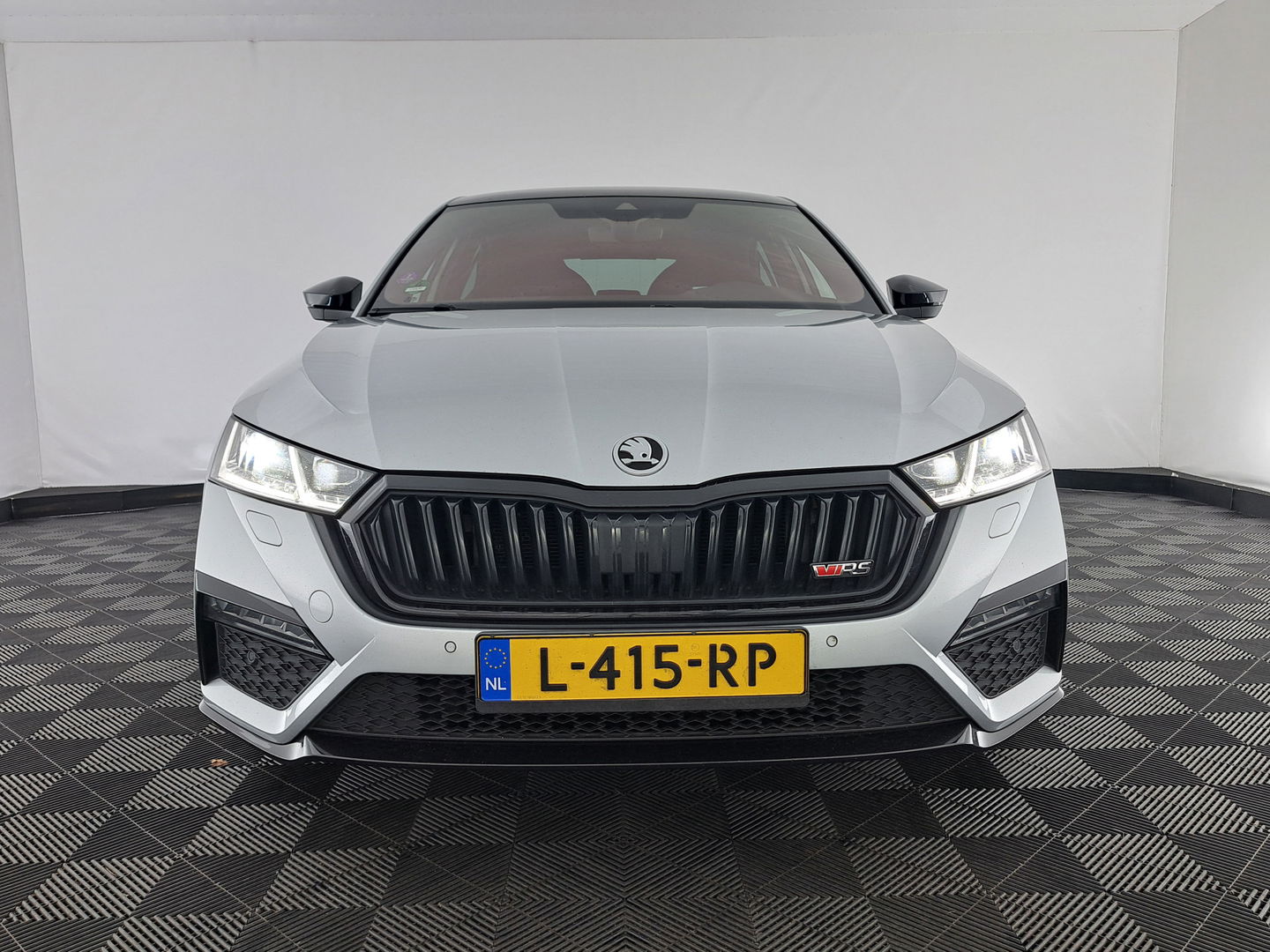 Škoda Octavia 1.4 TSI RS IV ( Plug-In ) Business (INCL-BTW) Aut. *MICROFIBRE | DIGI-COCKPIT | HEATED-SPORTSEATS | CRUISE | AMBIENT-LIGHT | NAVI-FULLMAP | DAB | CARPLAY | SHIFTPADDLES | LANE-ASSIST | FULL-LED | 18 "ALU*