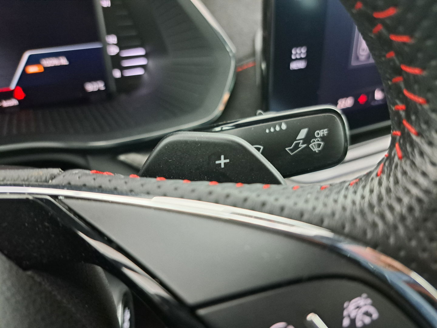 Škoda Octavia 1.4 TSI RS IV ( Plug-In ) Business (INCL-BTW) Aut. *MICROFIBRE | DIGI-COCKPIT | HEATED-SPORTSEATS | CRUISE | AMBIENT-LIGHT | NAVI-FULLMAP | DAB | CARPLAY | SHIFTPADDLES | LANE-ASSIST | FULL-LED | 18 "ALU*