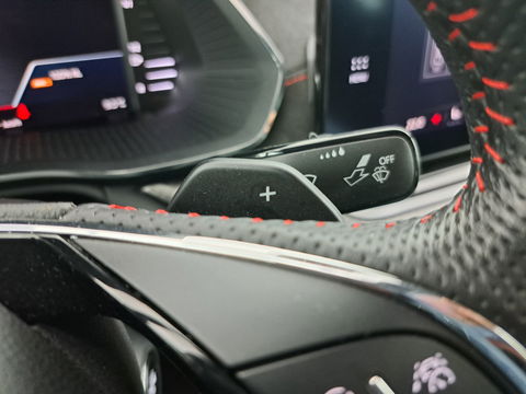 Škoda Octavia 1.4 TSI RS IV PHEV BUSINESS (INCL-BTW) Aut. *MICROFIBRE | DIGI-COCKPIT | HEATED-SPORTSEATS | CRUISE | AMBIENT-LIGHT | NAVI-FULLMAP | DAB | CARPLAY | SHIFTPADDLES | LANE-ASSIST | FULL-LED | 18 "ALU*