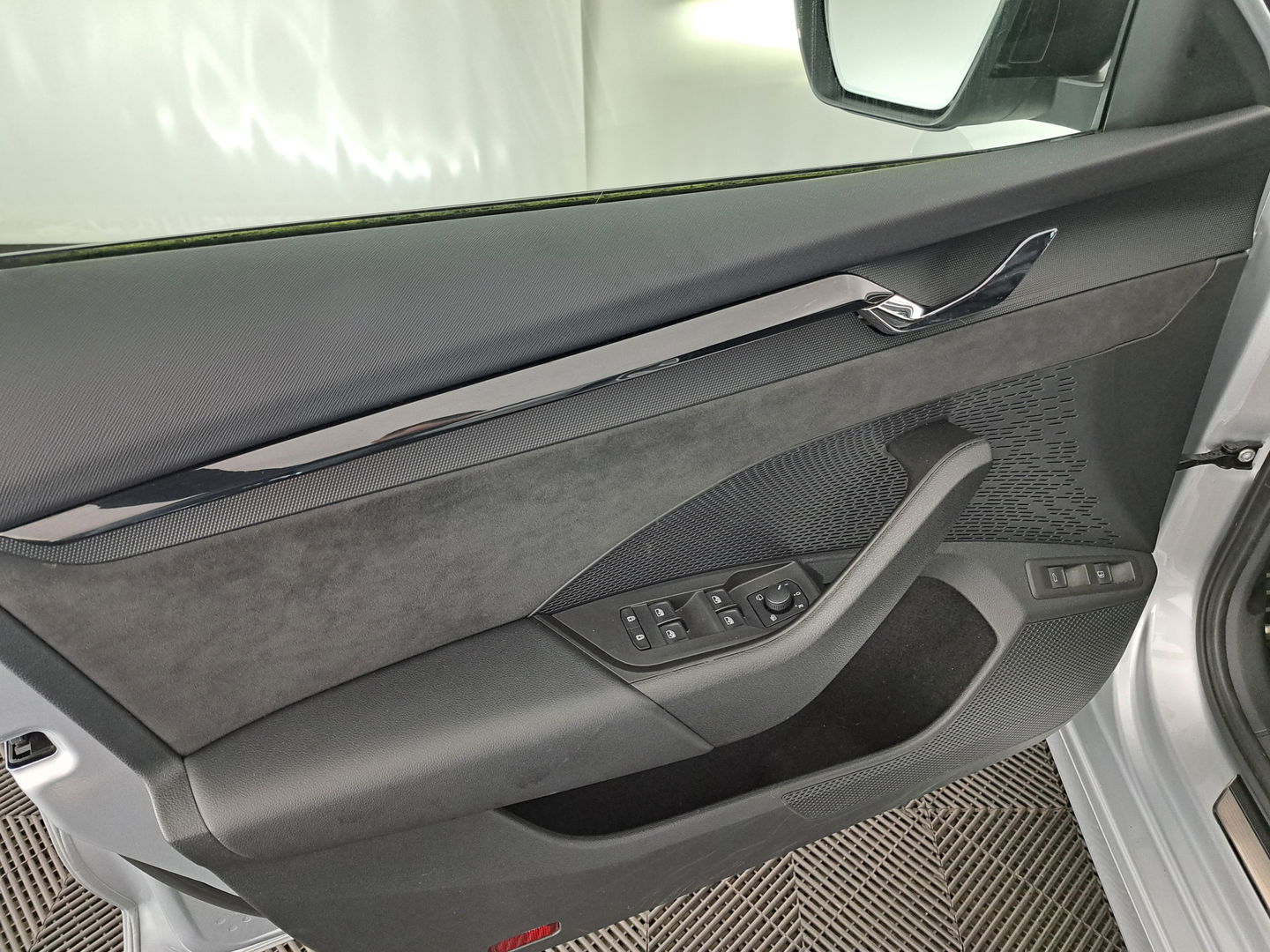 Škoda Octavia 1.4 TSI RS IV PHEV BUSINESS (INCL-BTW) Aut. *MICROFIBRE | DIGI-COCKPIT | HEATED-SPORTSEATS | CRUISE | AMBIENT-LIGHT | NAVI-FULLMAP | DAB | CARPLAY | SHIFTPADDLES | LANE-ASSIST | FULL-LED | 18 "ALU*