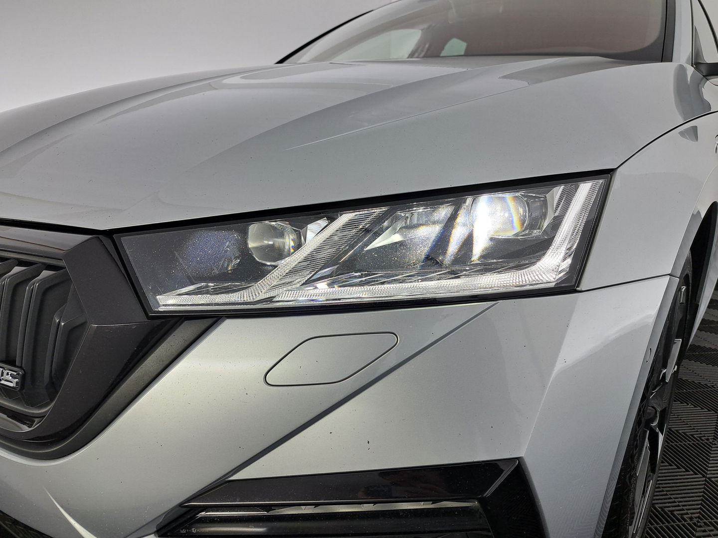 Škoda Octavia 1.4 TSI RS IV PHEV BUSINESS (INCL-BTW) Aut. *MICROFIBRE | DIGI-COCKPIT | HEATED-SPORTSEATS | CRUISE | AMBIENT-LIGHT | NAVI-FULLMAP | DAB | CARPLAY | SHIFTPADDLES | LANE-ASSIST | FULL-LED | 18 "ALU*