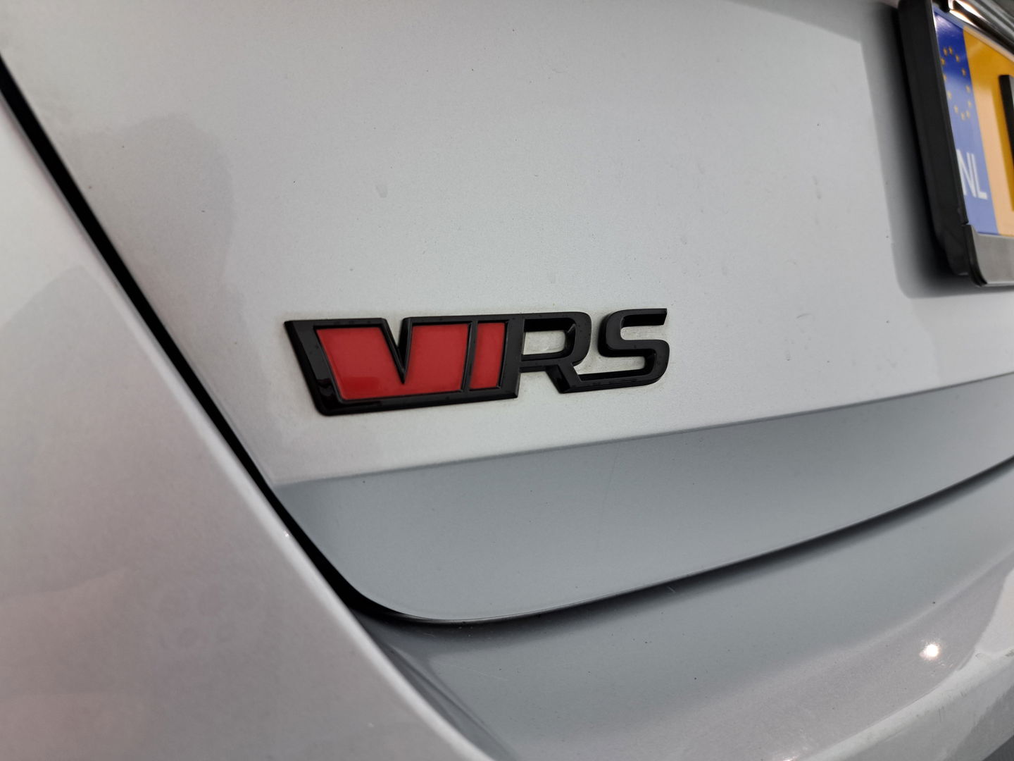 Škoda Octavia 1.4 TSI RS IV ( Plug-In ) Business (INCL-BTW) Aut. *MICROFIBRE | DIGI-COCKPIT | HEATED-SPORTSEATS | CRUISE | AMBIENT-LIGHT | NAVI-FULLMAP | DAB | CARPLAY | SHIFTPADDLES | LANE-ASSIST | FULL-LED | 18 "ALU*