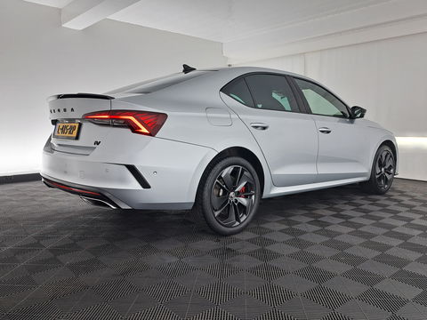 Škoda Octavia 1.4 TSI RS IV PHEV BUSINESS (INCL-BTW) Aut. *MICROFIBRE | DIGI-COCKPIT | HEATED-SPORTSEATS | CRUISE | AMBIENT-LIGHT | NAVI-FULLMAP | DAB | CARPLAY | SHIFTPADDLES | LANE-ASSIST | FULL-LED | 18 "ALU*