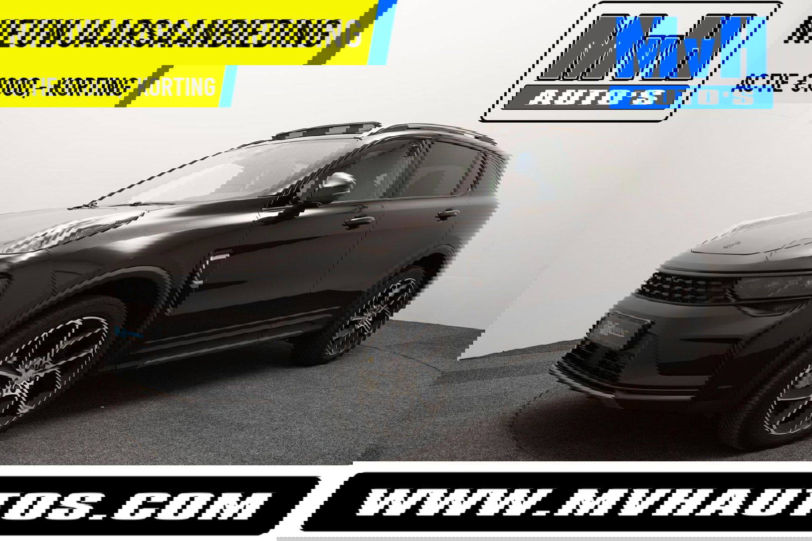 Lynk & Co 01 1.5 Plug-in Hybride|FULL BLACK|ZWARTE.HEMEL|NAP