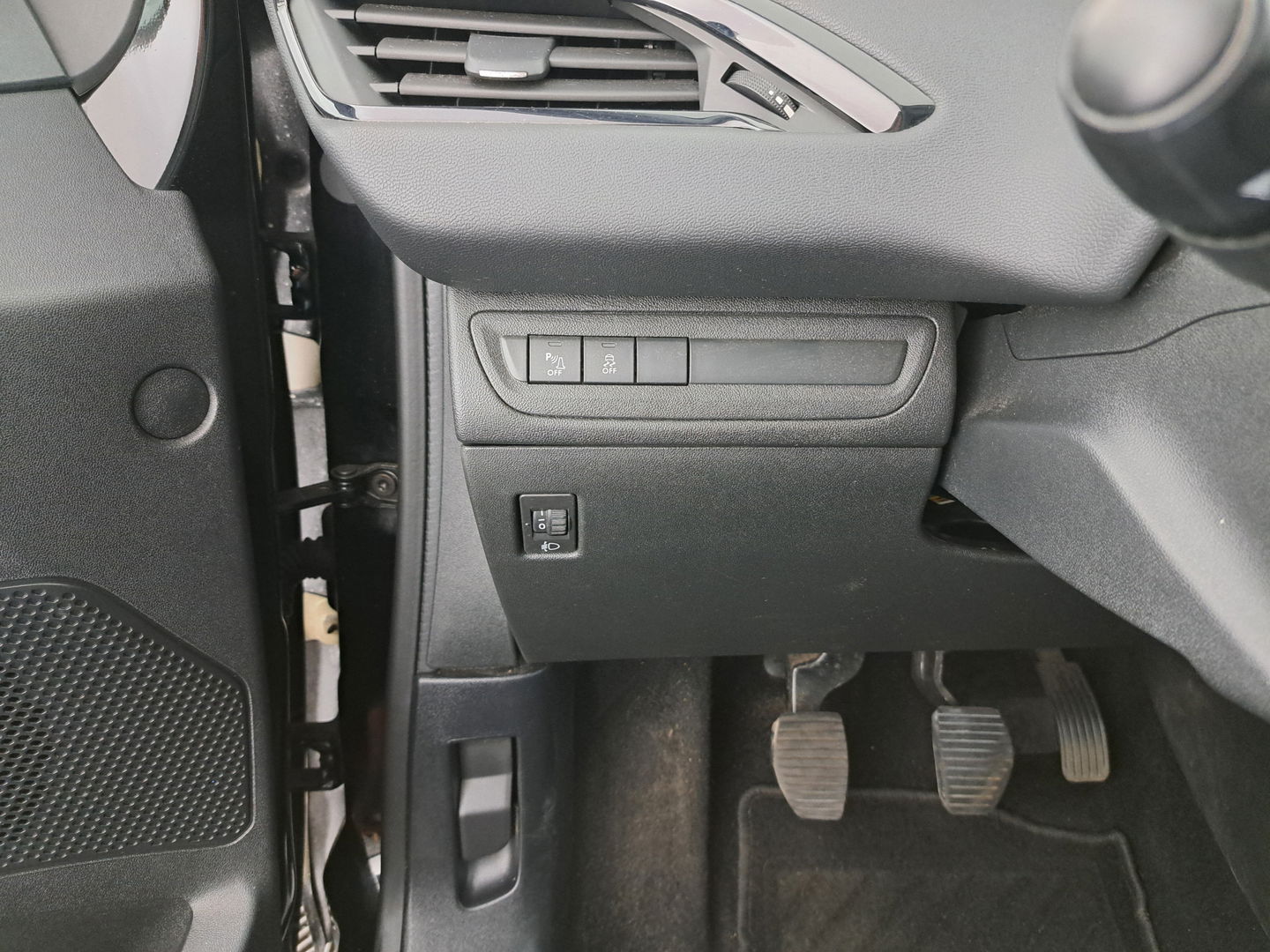 Peugeot 208 1.2 PureTech Blue Lion *AIRCO | NAVI-FULLMAP | COMFORT-SEATS | CRUISE | PDC*