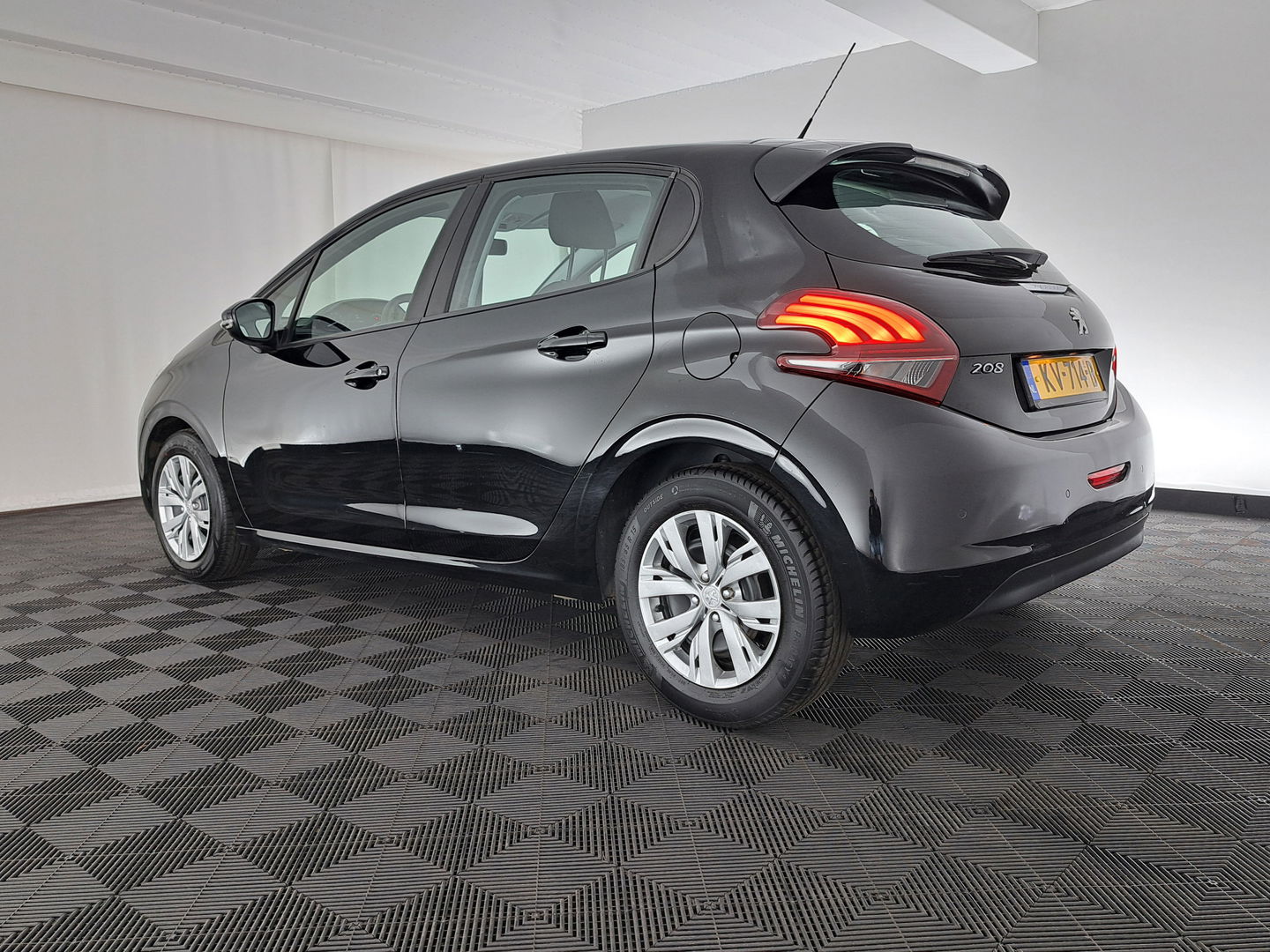 Peugeot 208 1.2 PureTech Blue Lion *AIRCO | NAVI | PDC*