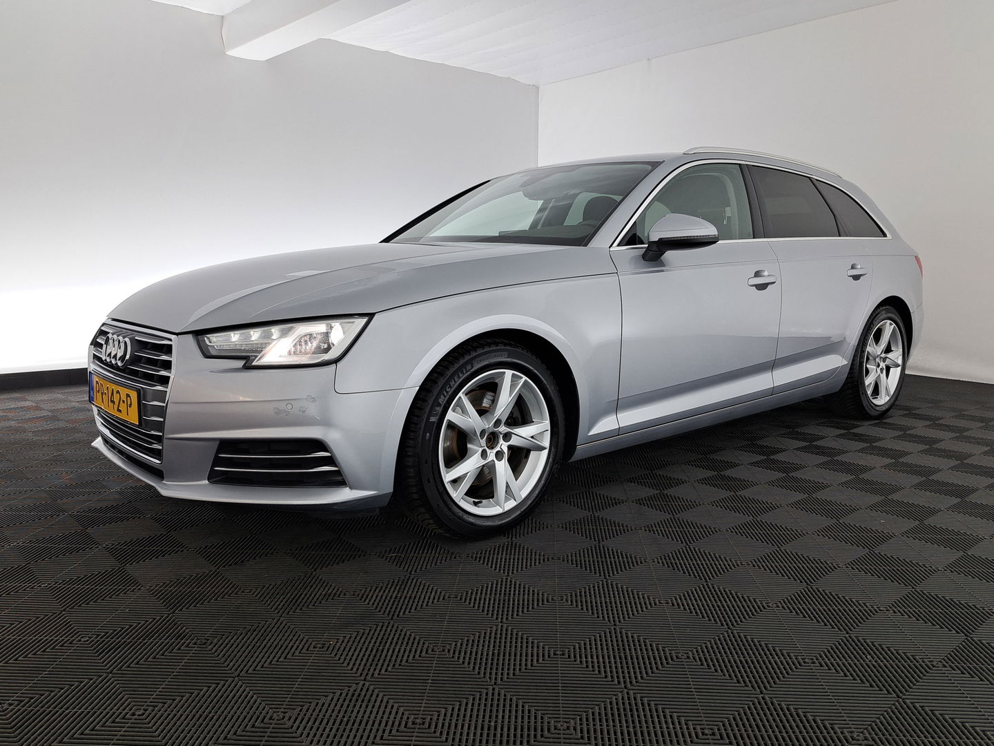 Audi A4 Avant 2.0 TDI ultra Sport Pro Line S (INCL-BTW) *AUT | SPORT SEAT | VIRTUAL | TOWBAR | 17 INCH*