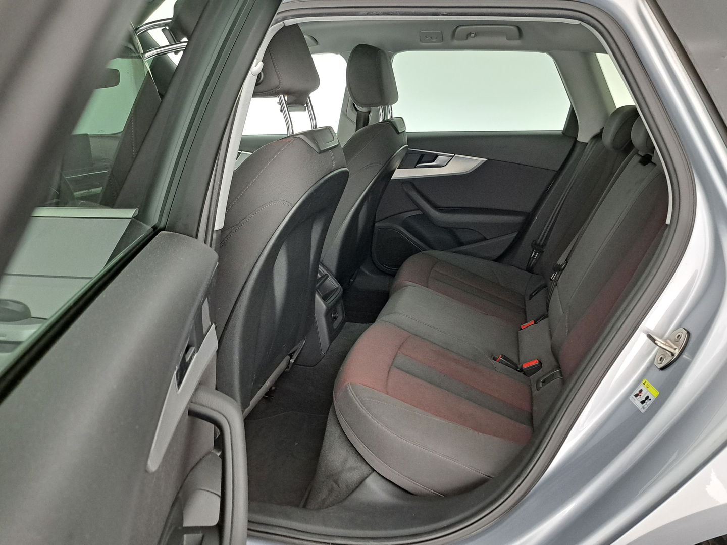 Audi A4 Avant 2.0 TDI ultra Sport Pro Line S (INCL-BTW) *AUT | SPORT SEAT | VIRTUAL | TOWBAR | 17 INCH*