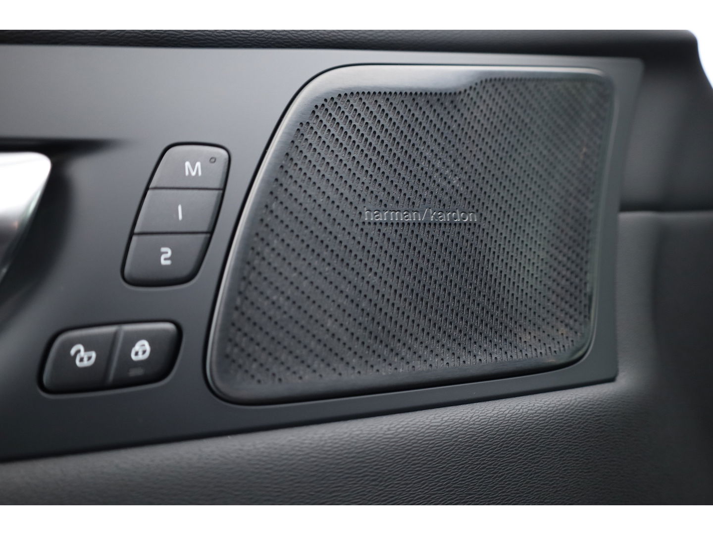 Volvo XC60 2.0 T6 Plug-in hybrid AWD Plus Black Edition | Pano | 360Cam | Stoel- Stuurverw. | Memory | Harman Kardon | CarPlay | 21''