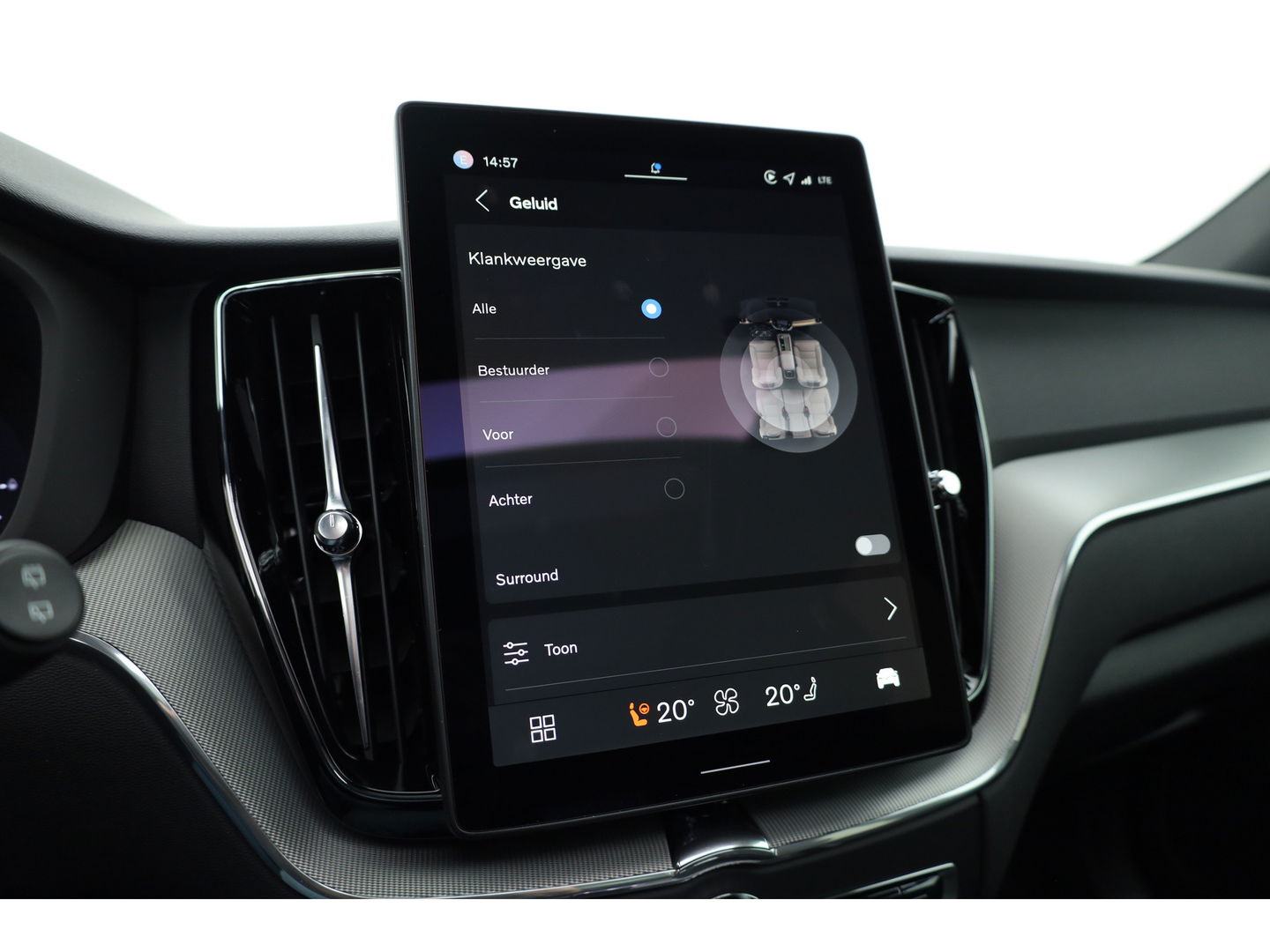 Volvo XC60 2.0 T6 Plug-in hybrid AWD Plus Black Edition | Pano | 360Cam | Stoel- Stuurverw. | Memory | Harman Kardon | CarPlay | 21''