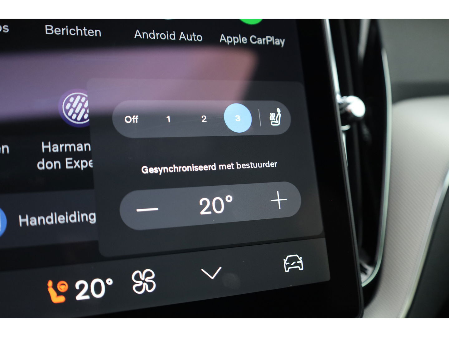 Volvo XC60 2.0 T6 Plug-in hybrid AWD Plus Black Edition | Pano | 360Cam | Stoel- Stuurverw. | Memory | Harman Kardon | CarPlay | 21''