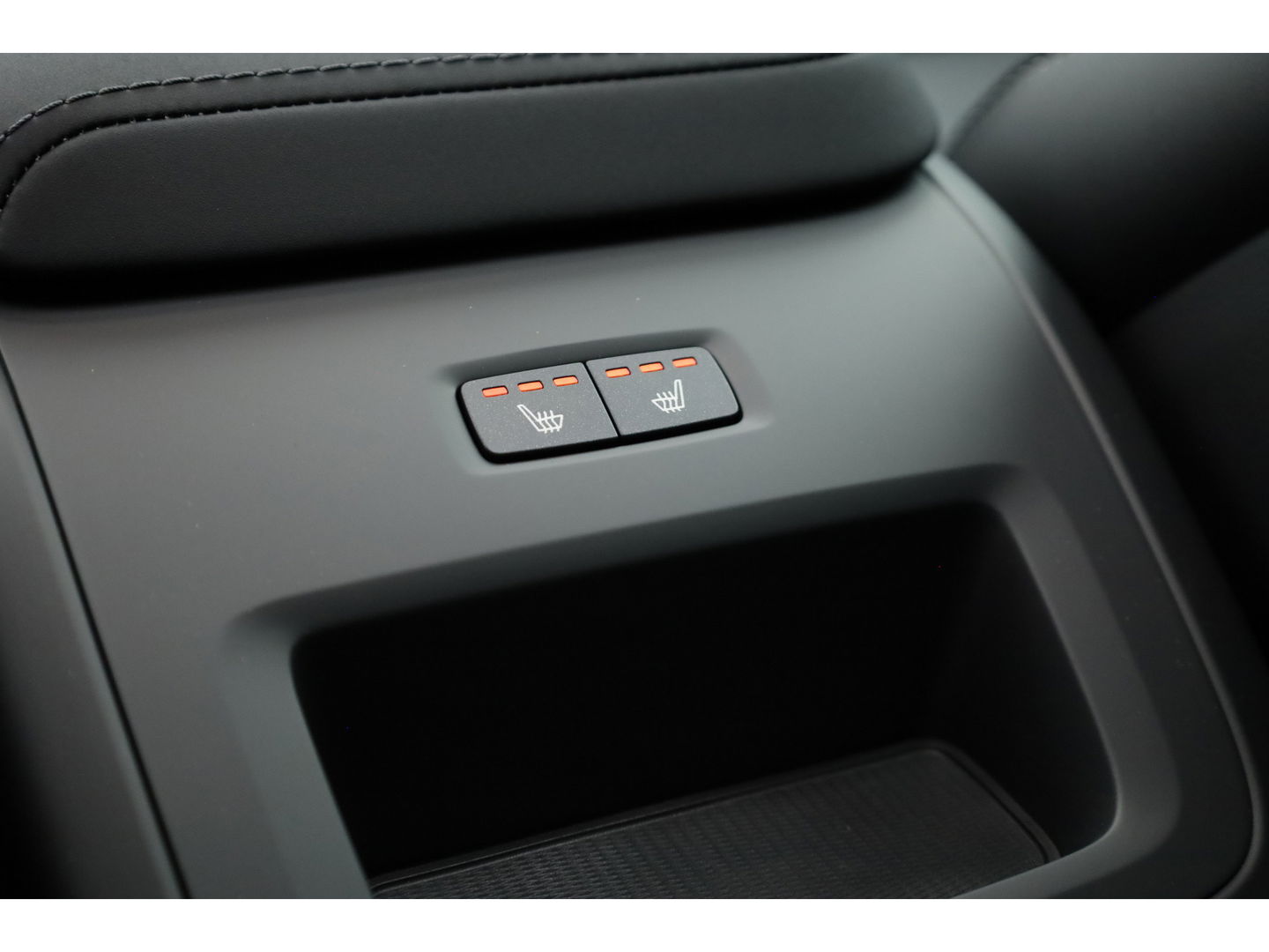 Volvo XC60 2.0 T6 Plug-in hybrid AWD Plus Black Edition | Pano | 360Cam | Stoel- Stuurverw. | Memory | Harman Kardon | CarPlay | 21''