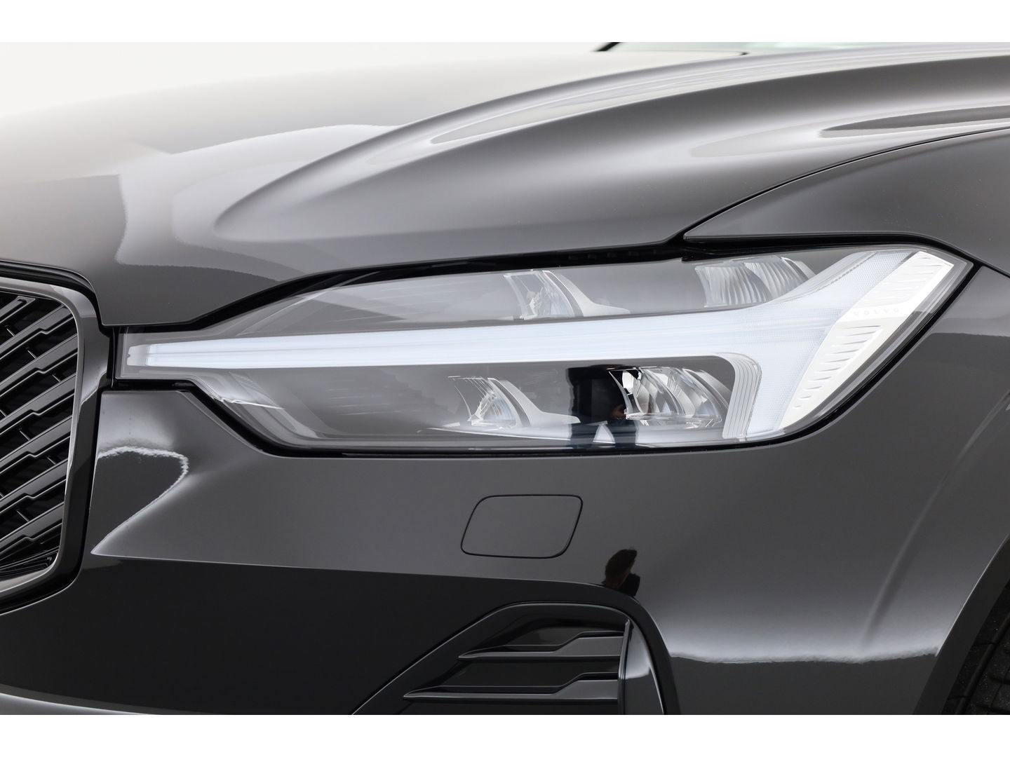 Volvo XC60 2.0 T6 Plug-in hybrid AWD Plus Black Edition | Pano | 360Cam | Stoel- Stuurverw. | Memory | Harman Kardon | CarPlay | 21''