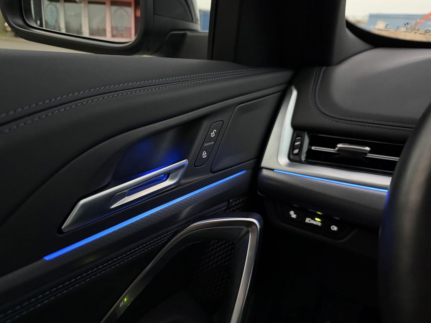 BMW X1 xDrive30e 20 inc l Pano l Zeer luxe l Hybrid