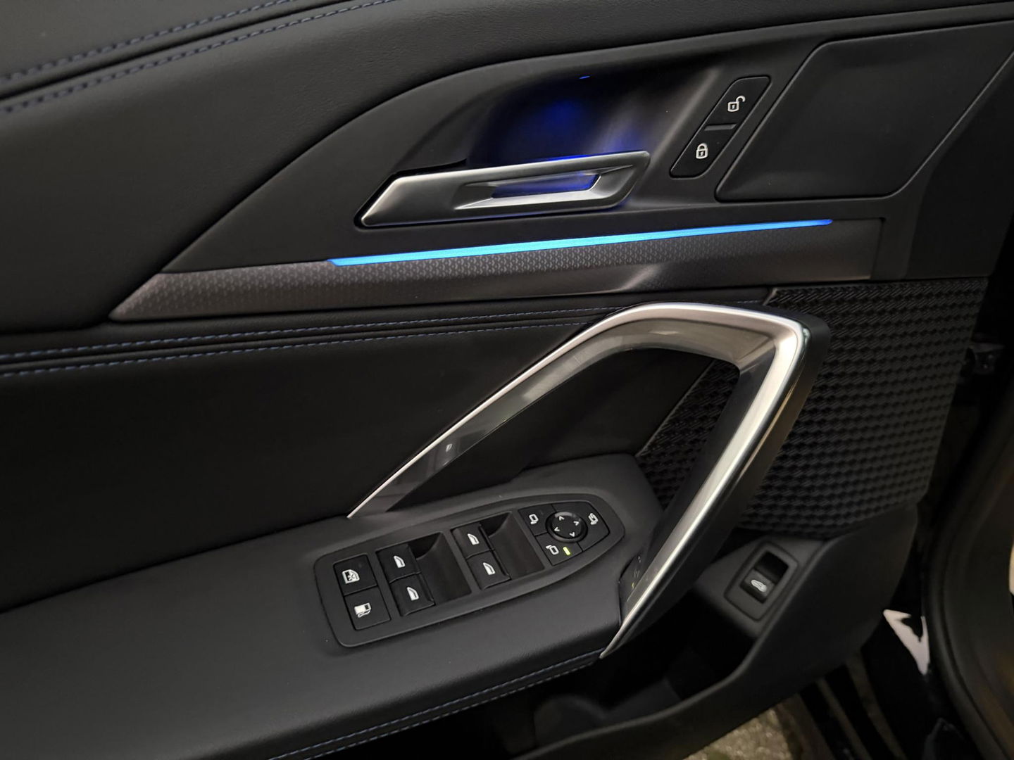 BMW X1 xDrive30e 20 inc l Pano l Zeer luxe l Hybrid