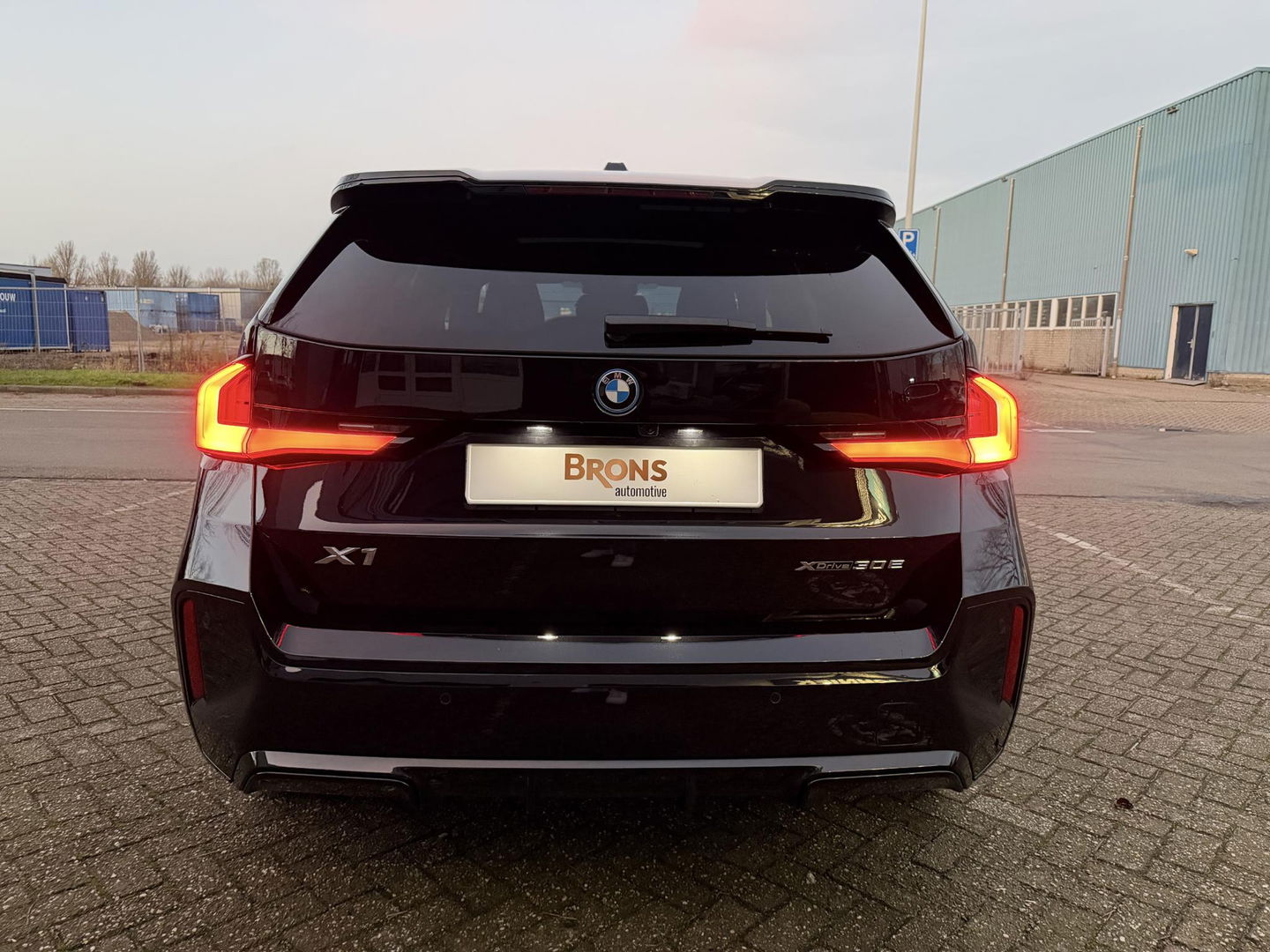 BMW X1 xDrive30e 20 inc l Pano l Zeer luxe l Hybrid