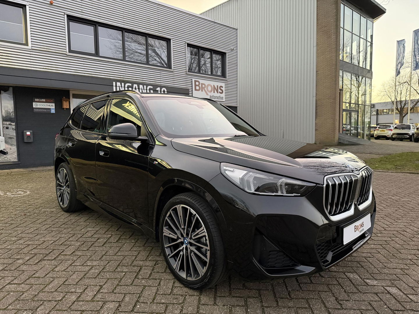BMW X1 xDrive30e 20 inc l Pano l Zeer luxe l Hybrid