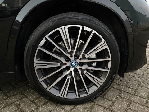 BMW X1 xDrive30e 20 inc l Pano l Zeer luxe l Hybrid