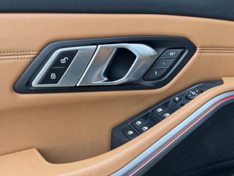 BMW 3-serie 330e High Ex. M-Sport Plus |Schuif/kantel dak|M-Seats|Memory|19"|HiFi