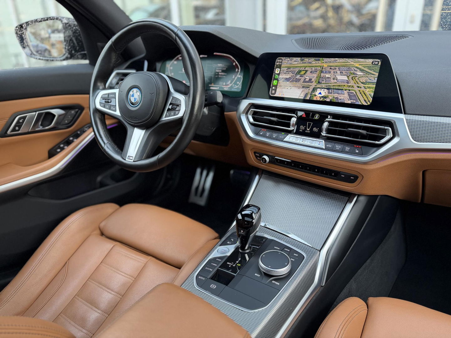 BMW 3-serie 330e High Ex. M-Sport Plus |Schuif/kantel dak|M-Seats|Memory|19"|HiFi