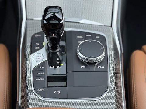 BMW 3-serie 330e High Ex. M-Sport Plus |Schuif/kantel dak|M-Seats|Memory|19"|HiFi