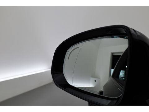 Volvo XC60 2.0 T6 Plug-in hybrid AWD Plus Black Edition | Luchtvering | Head-up | 360 camera | ACC | Pano-dak | H&K audio |