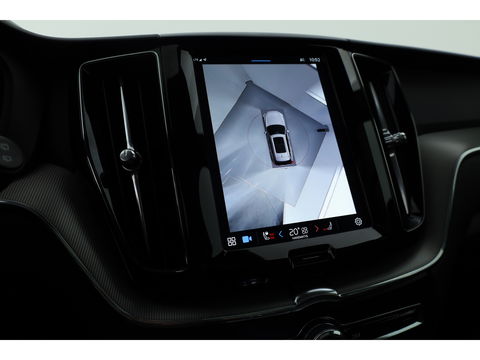 Volvo XC60 2.0 T6 Plug-in hybrid AWD Plus Black Edition | Luchtvering | Head-up | 360 camera | ACC | Pano-dak | H&K audio |
